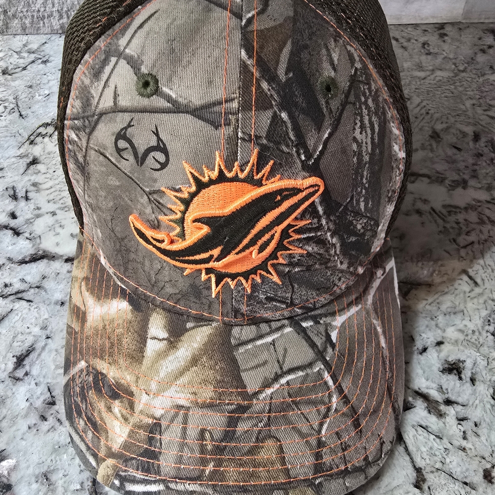 Miami Dolphins Realtree New Era Camo L/XL 39THIRTY NFL Fitted Hat NWOT